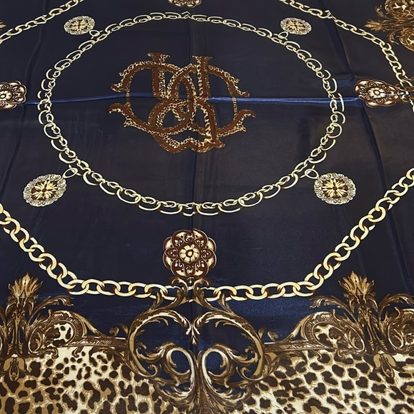 R-2222- Scarf Women's 100 % Polyester NWT - Picture 4 of 6